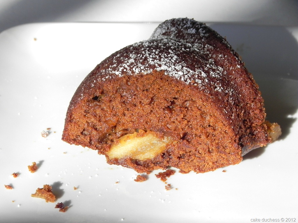 [gingerbread-apple-bundt-cake-2%255B6%255D.jpg]