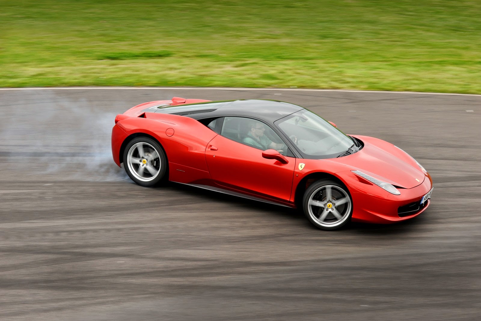 [Ferrari-458-Italia-4%255B2%255D.jpg]