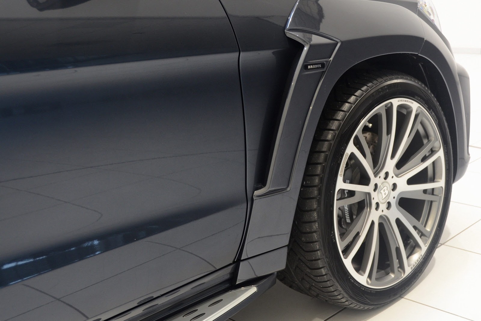 [Brabus-Mercedes-GL-10%255B2%255D.jpg]