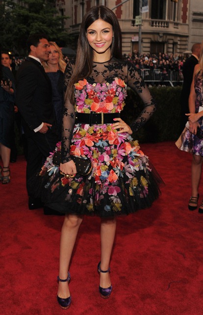 MET - Victoria Justice MET - Victoria Justice