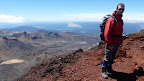 Am Gipfel des Mt. Ngauruhoe (2287 m); Tongariro Northern Circuit, Tag 1.