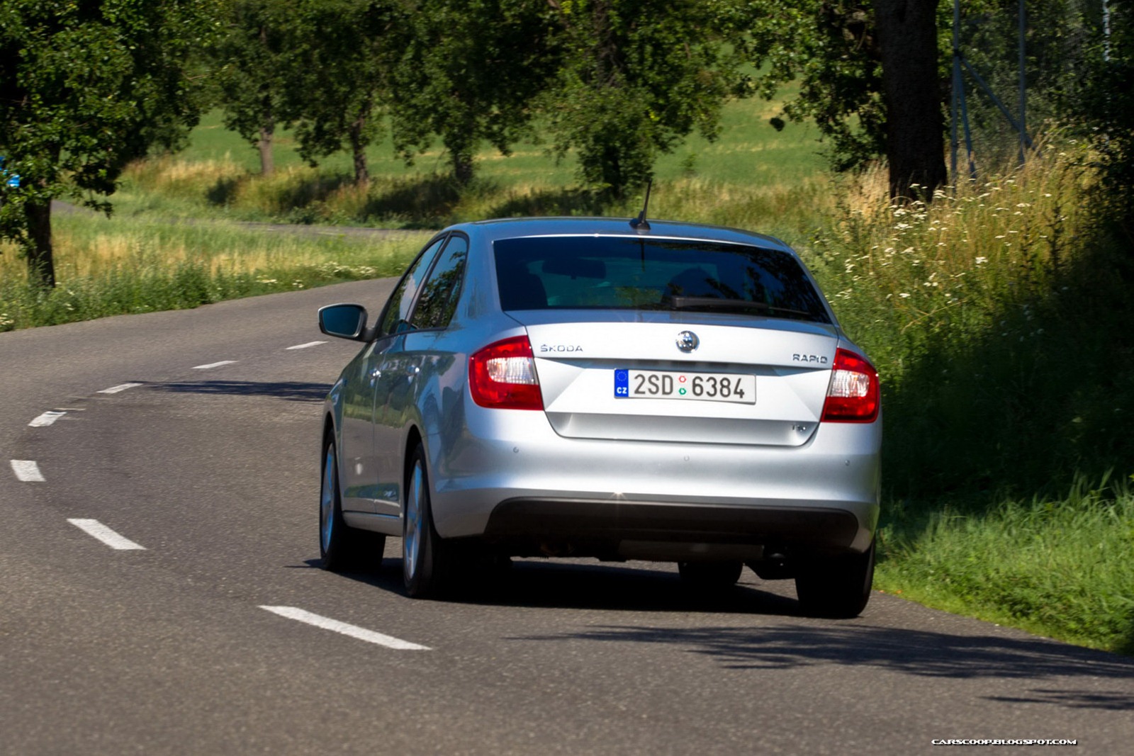 [2013-Skoda-Rapid-27%255B2%255D.jpg]