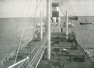 Vista hacia popa de la cubierta. Foto de la revista INGENIERIA NAVAL. Junio de 1932