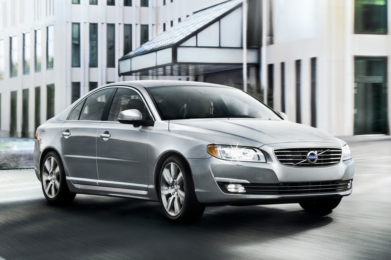 Volvo-S80-1[2].jpg