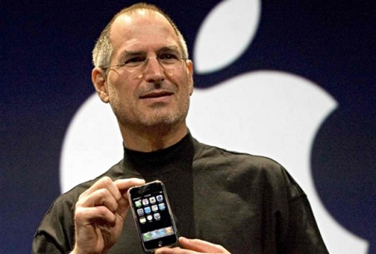 steve-jobs-photo-first-iphone-15-sized steve-jobs-photo-first-iphone-15-sized