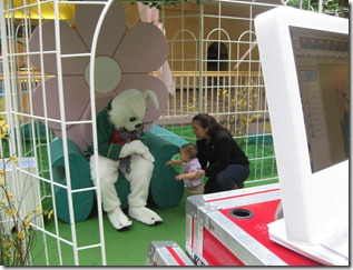 2012.03.17 Swansea Mall-Bunny (6)