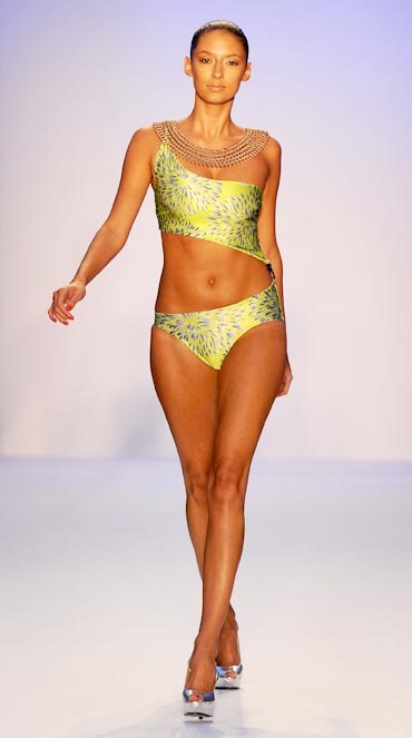 [dollys-from-holly.blogspot.com_bikinis_03%255B2%255D.jpg]