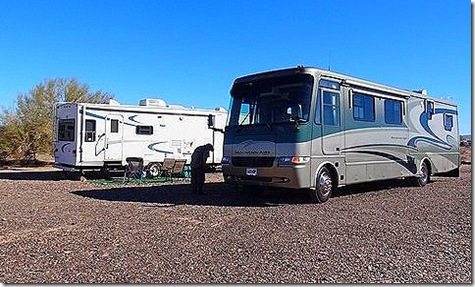 quartzsite - Dianne and Tom buy new rig