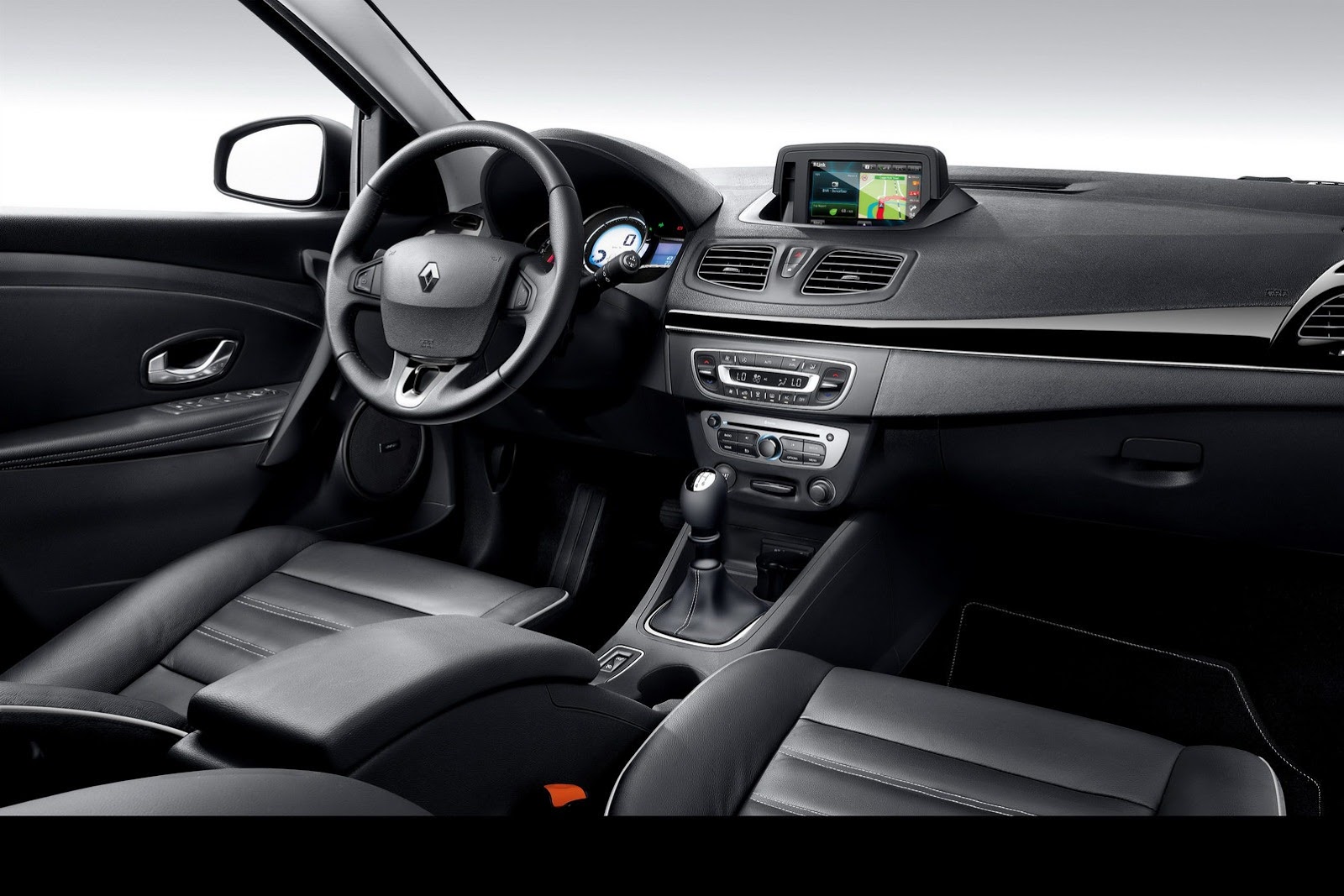 [2013-Renault-Laguna-5%255B5%255D.jpg]