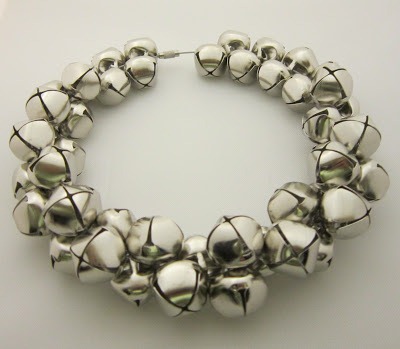 [jingle%2520bell%2520bracelet%255B4%255D.jpg]