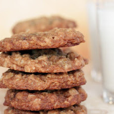 Chewy Oatmeal Raisin Cookies