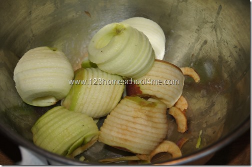 sliced and peeled apples ready to cook sliced and peeled apples ready to cook