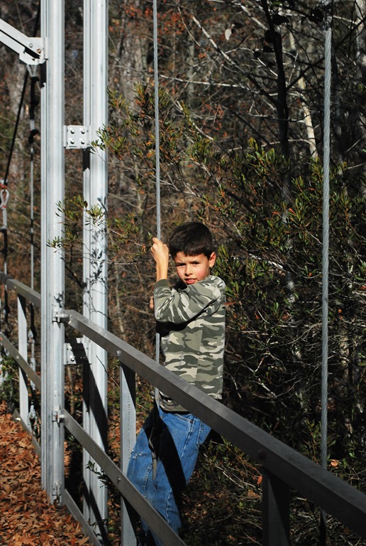 [e-climbing-suspension-bridge3.jpg]