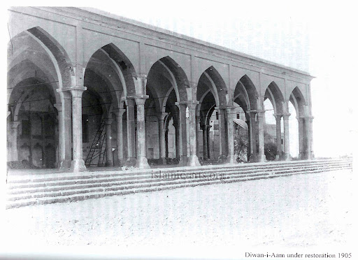 Diwan-e-Am being restored (1905) diwanam3.jpg