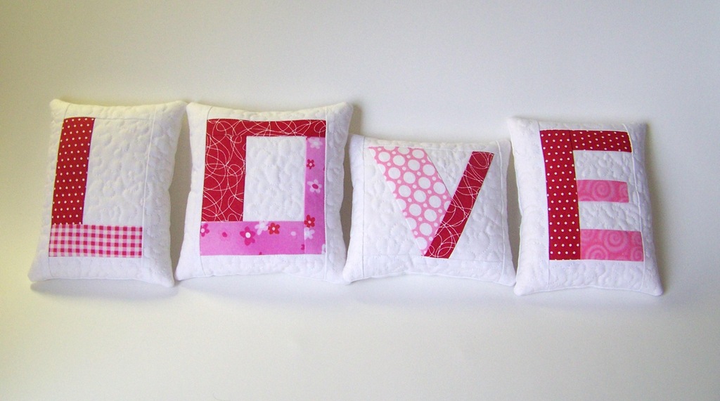 [love%2520pillows%255B5%255D.jpg]