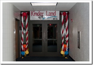 The First Grade Parade: Back to School Hallways/Bulletin Boards