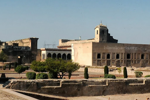 Shish Mahal Fore Court in 2010 shishmahal5c.jpg