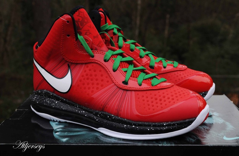 nike-air-max-lebron-8-v2-christmas-6-05.jpg