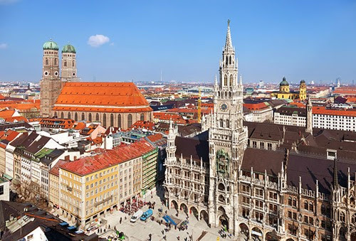 640px-Stadtbild_München