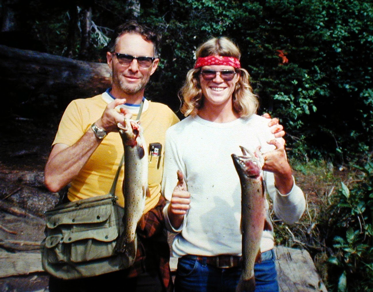 [41%2520%2520Mal%2520%2526%2520Scott%2520with%2520fish%25200876%255B6%255D.jpg]