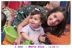 Fotos do evento Maria Alice  (01 ano) - 16.09.11. Foto numero 30 da Social Click Fotografia Digital, do Rio de Janeiro, RJ, que faz fotos divertidas, fotos malucas, fotos com fantasias, fotos na hora, fotografia maluca, fotografia divertida com molduras personalizadas. fotos divertidas malucas foto maluca animadas animado rj rio de janeiro divertida fantasia animada engraçadas 15 anos debutante noivos casamentos
