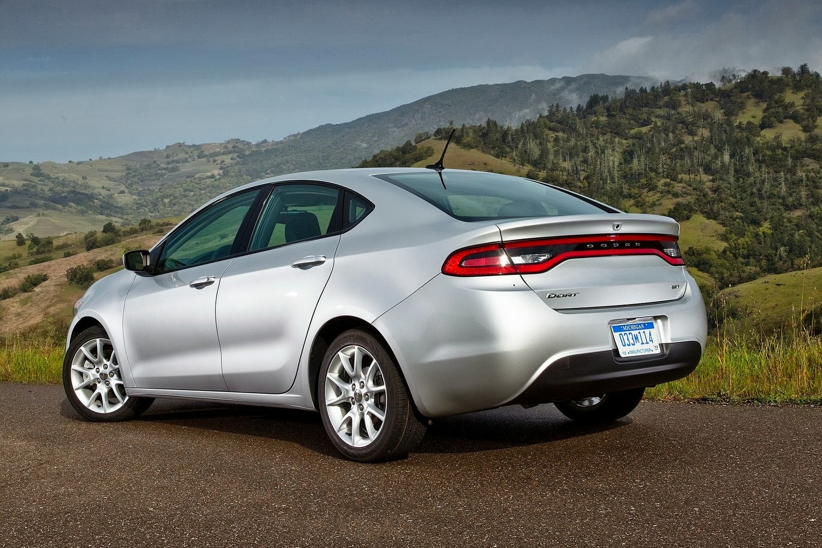 [Dodge-Dart-New-engine-4%255B2%255D.jpg]