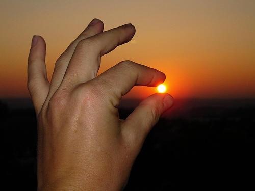 [Holding%2520the%2520sun5%255B4%255D.jpg]