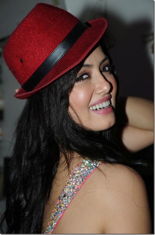 Actress Sana Khan Birthday Celebrations 2013 Photos