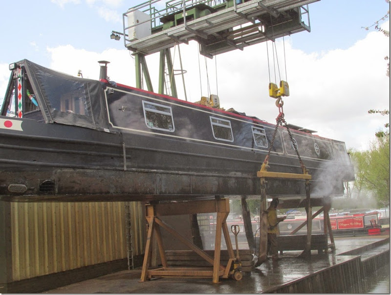 boat lift and hotel 018