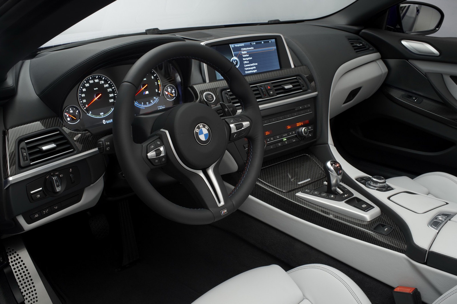 [Зображення: 2012-BMW-M6-14%25255B4%25255D.jpg]
