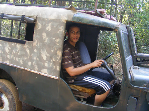 What Mahindra Jeep is this ?-dsc07078-copy.jpg