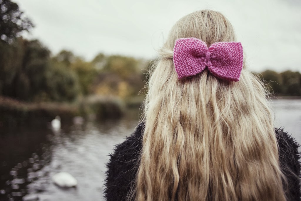 [pink-knitted-hair-bow%255B5%255D.jpg]