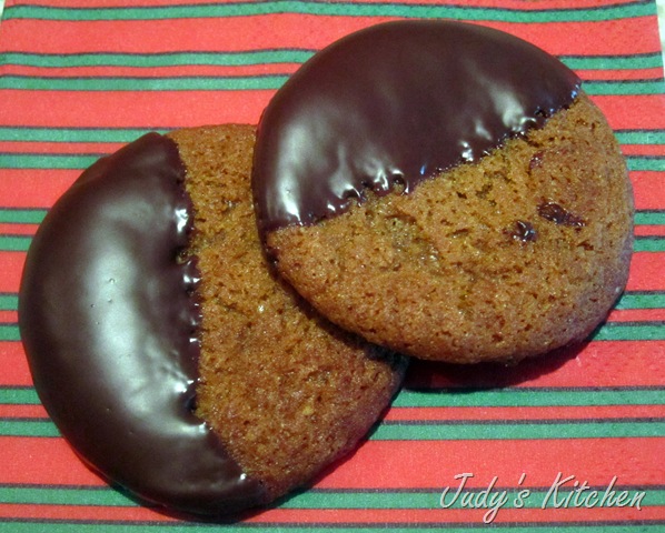 [chocdippedgingercookies8.jpg]