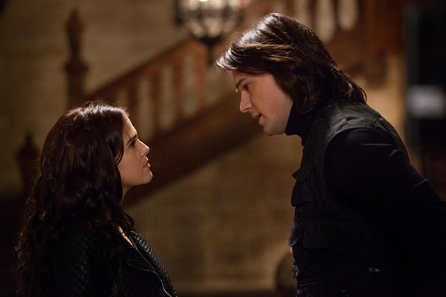 VAMPIRE ACADEMY