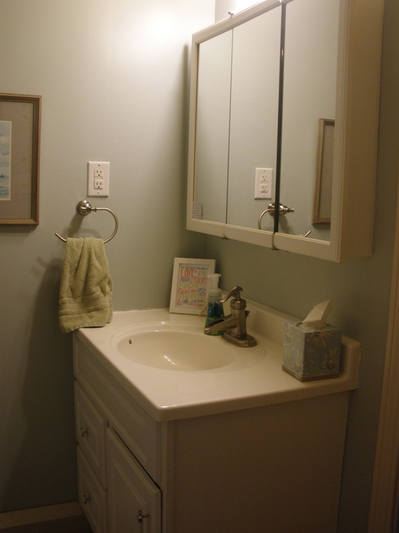 [bathroom%2520012%255B3%255D.jpg]