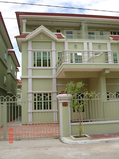 Borey Peng Hout