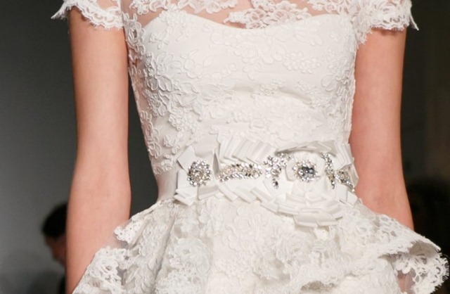 [bridal-runway-inspiration-fall-2013-reem-acra-wedding-dresses-lace-peplum__full-carousel%255B5%255D.jpg]