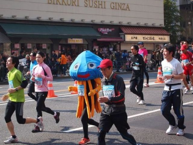 [tokyo-marathon-costumes-17%255B2%255D.jpg]