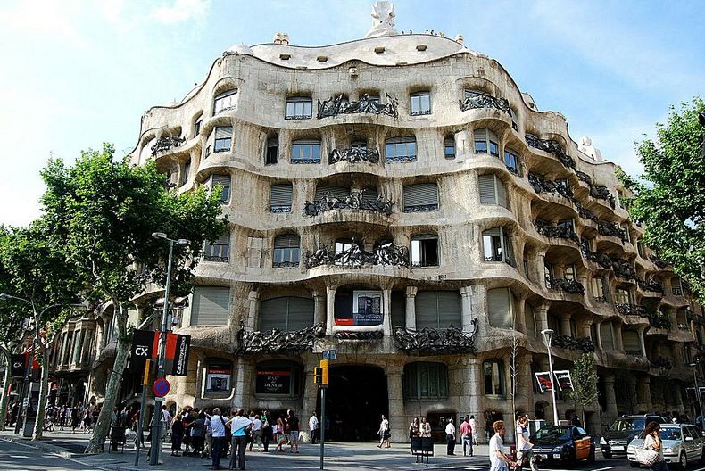 casa-mila-0