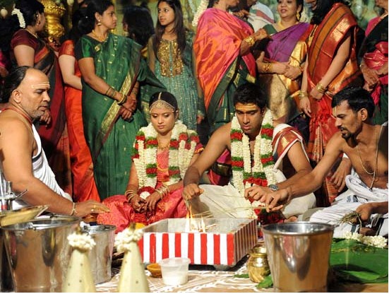 [ashwin%2520wedding%2520photo1%255B3%255D.jpg]