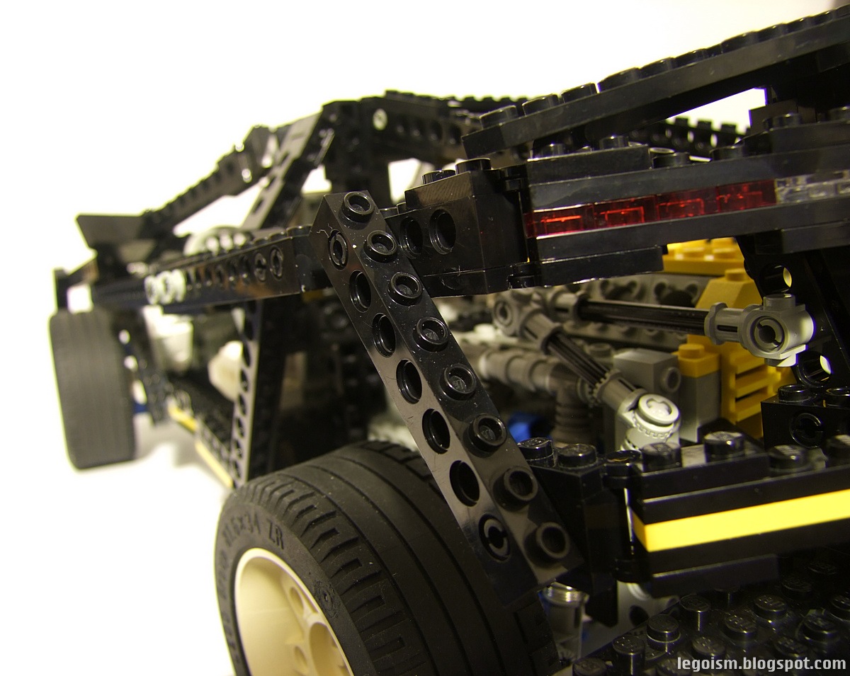 [Lego_Technic_8880_Sideback%255B12%255D.jpg]