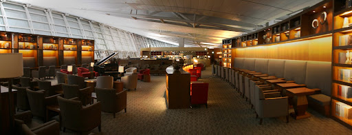 We had to share the huge Asiana business class lounge with one other passenger.