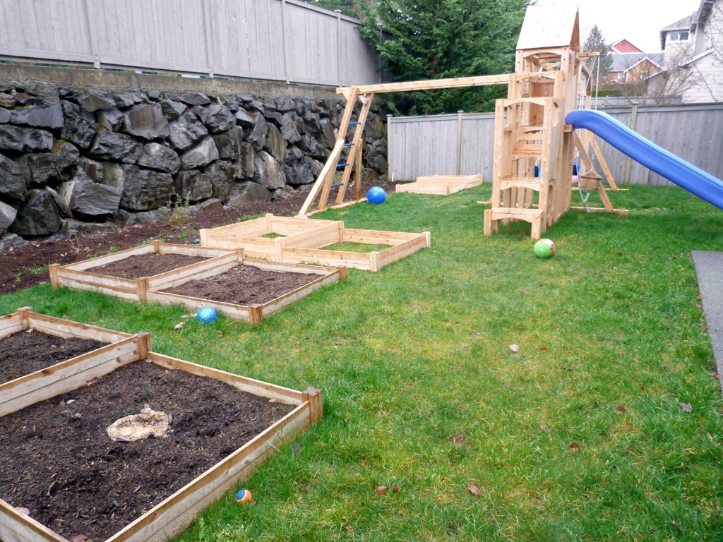 [Our%2520Backyard%25201%255B5%255D.jpg]