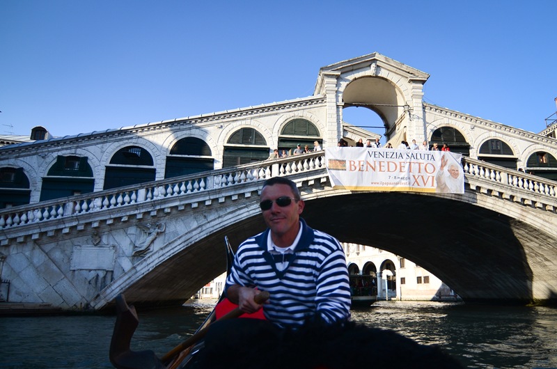 Gondola bridge and gondolier