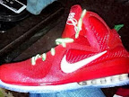 Throwback Thursday: Look Back at LBJs 2011 Christmas Shoes nike lebron 9 gr christmas 1 01 Throwback Thursday: Look Back at LBJs 2011 Christmas Shoes