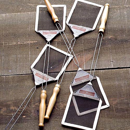 These are fly swatters made the original way, and meant to last. I think they would make a fun seasonal gift.
(garrettwade.com) These are fly swatters made the original way, and meant to last. I think they would make a fun seasonal gift.
(garrettwade.com)