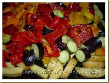 Cuscus integrale di farro con verdure miste al forno, insalata di cavolo cappuccio e fagioli neri piccanti (2)