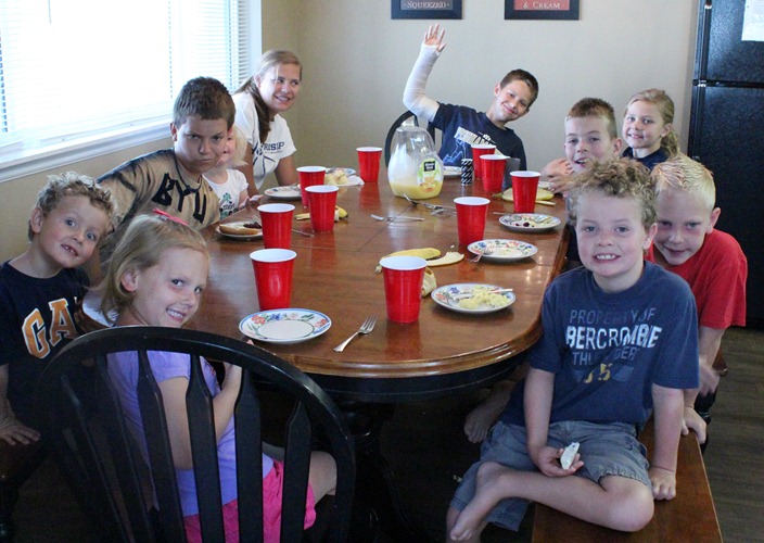 [a%2520eating%2520e%255B4%255D.jpg]