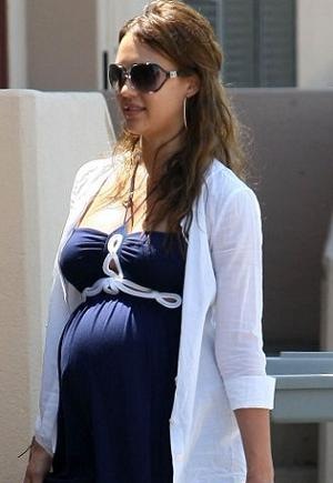 [pretty%2520and%2520pregnant%2520%252816%2529%255B3%255D.jpg]
