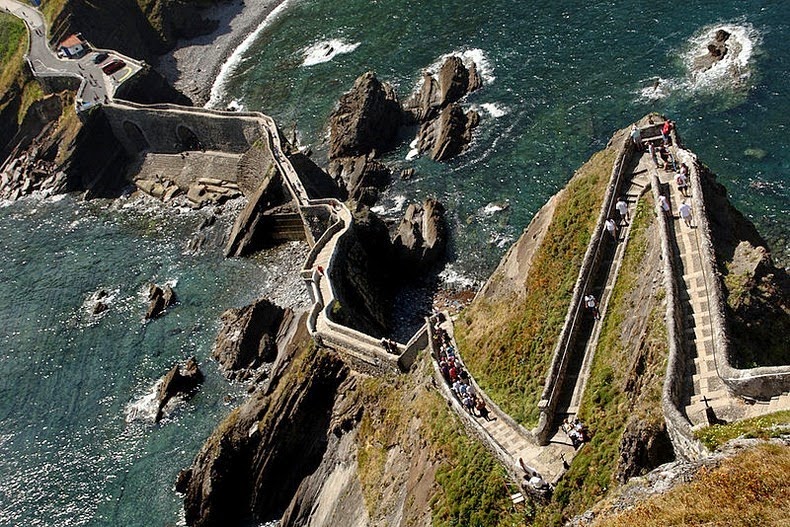 gaztelugatxe-1_1 gaztelugatxe-1_1